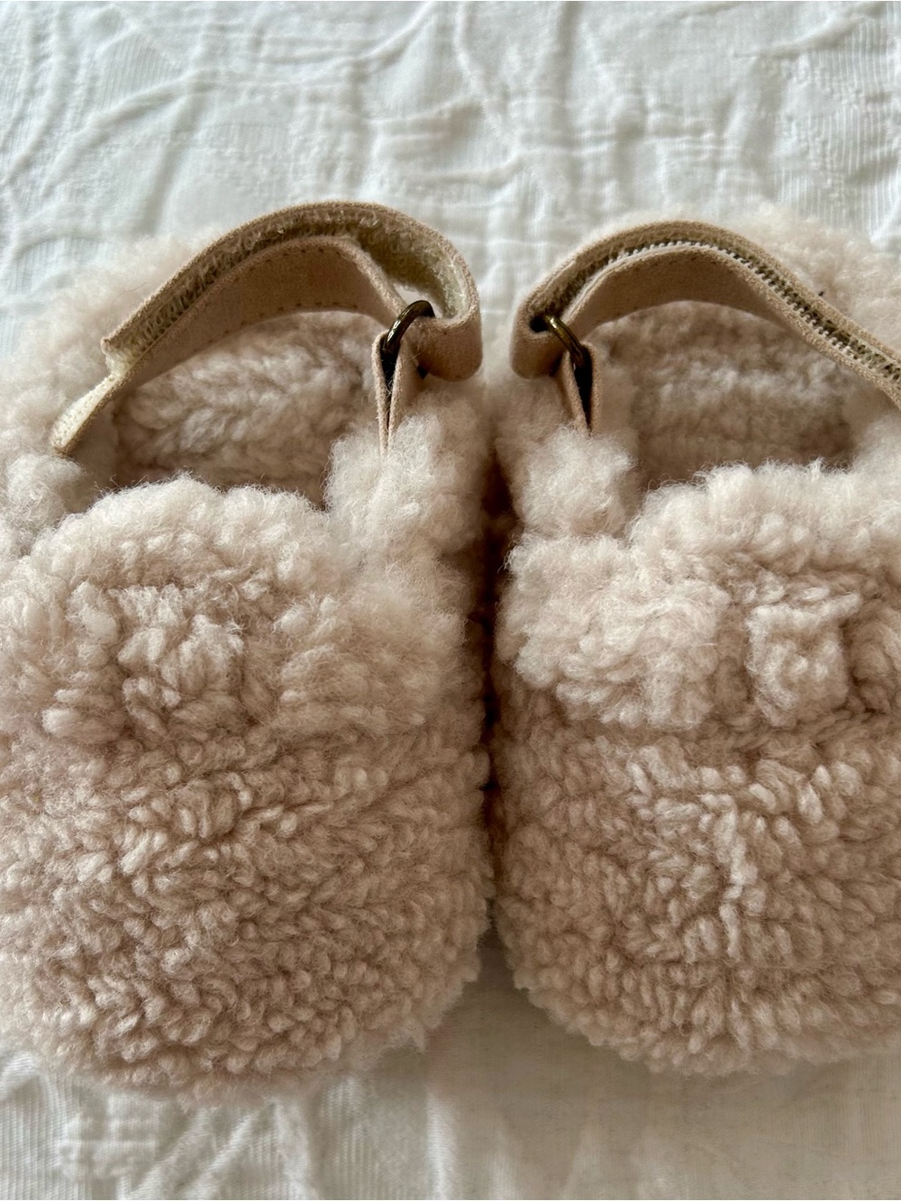 GAP Plush Sherpa Baby Walker Slippers in cream